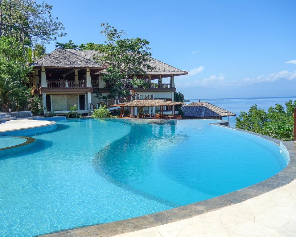 Bunaken Oasis Dive Resort And Spa ภายนอก รูปภาพ